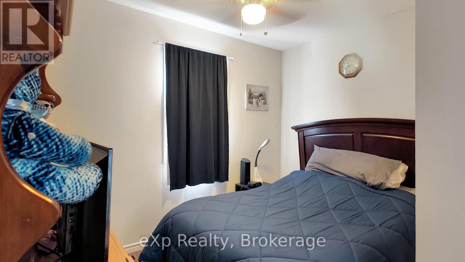 370 6th Avenue, Hanover, Ontario  N4N 2E9 - Photo 27 - X12935752