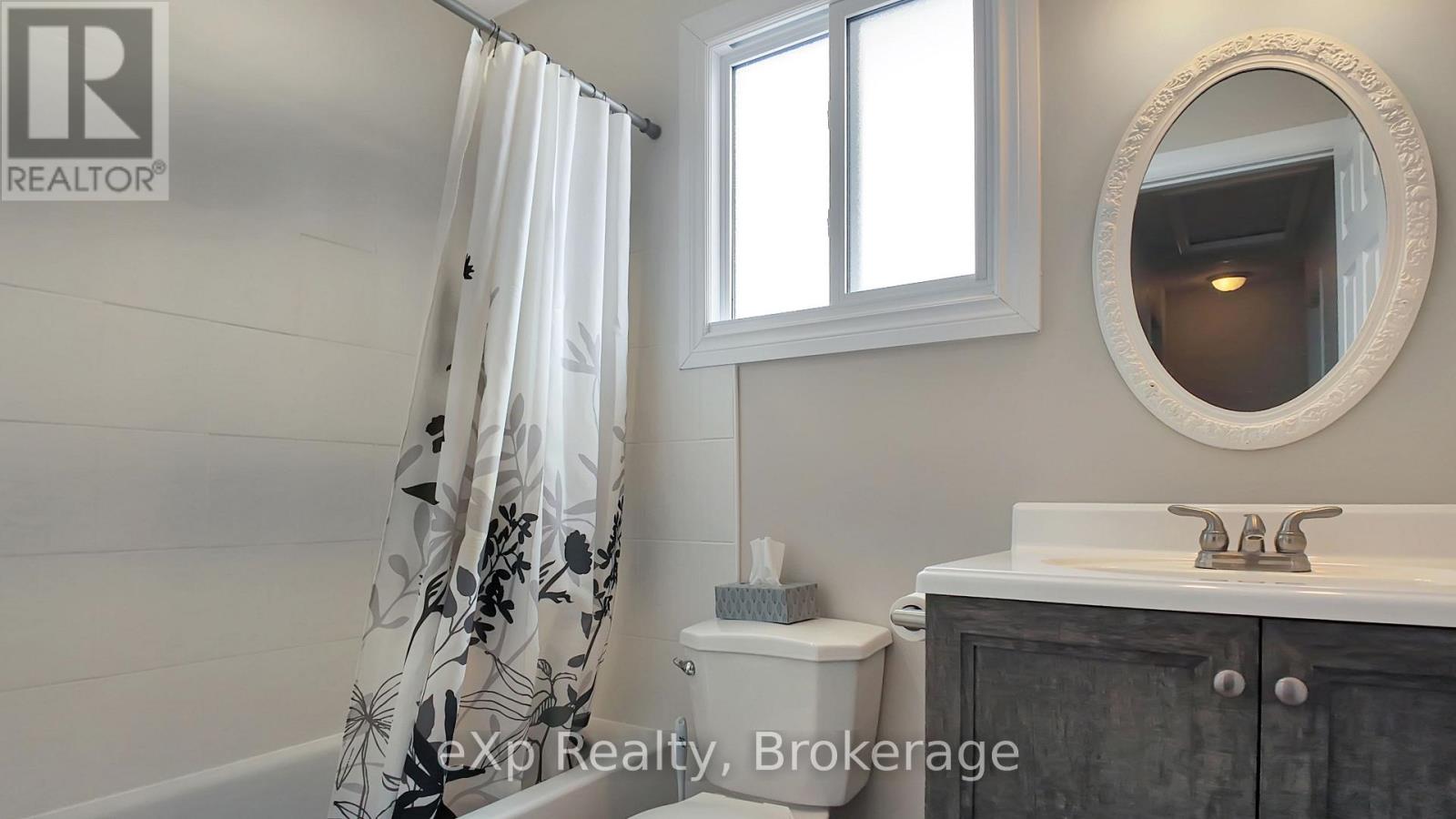 370 6th Avenue, Hanover, Ontario  N4N 2E9 - Photo 29 - X12935752