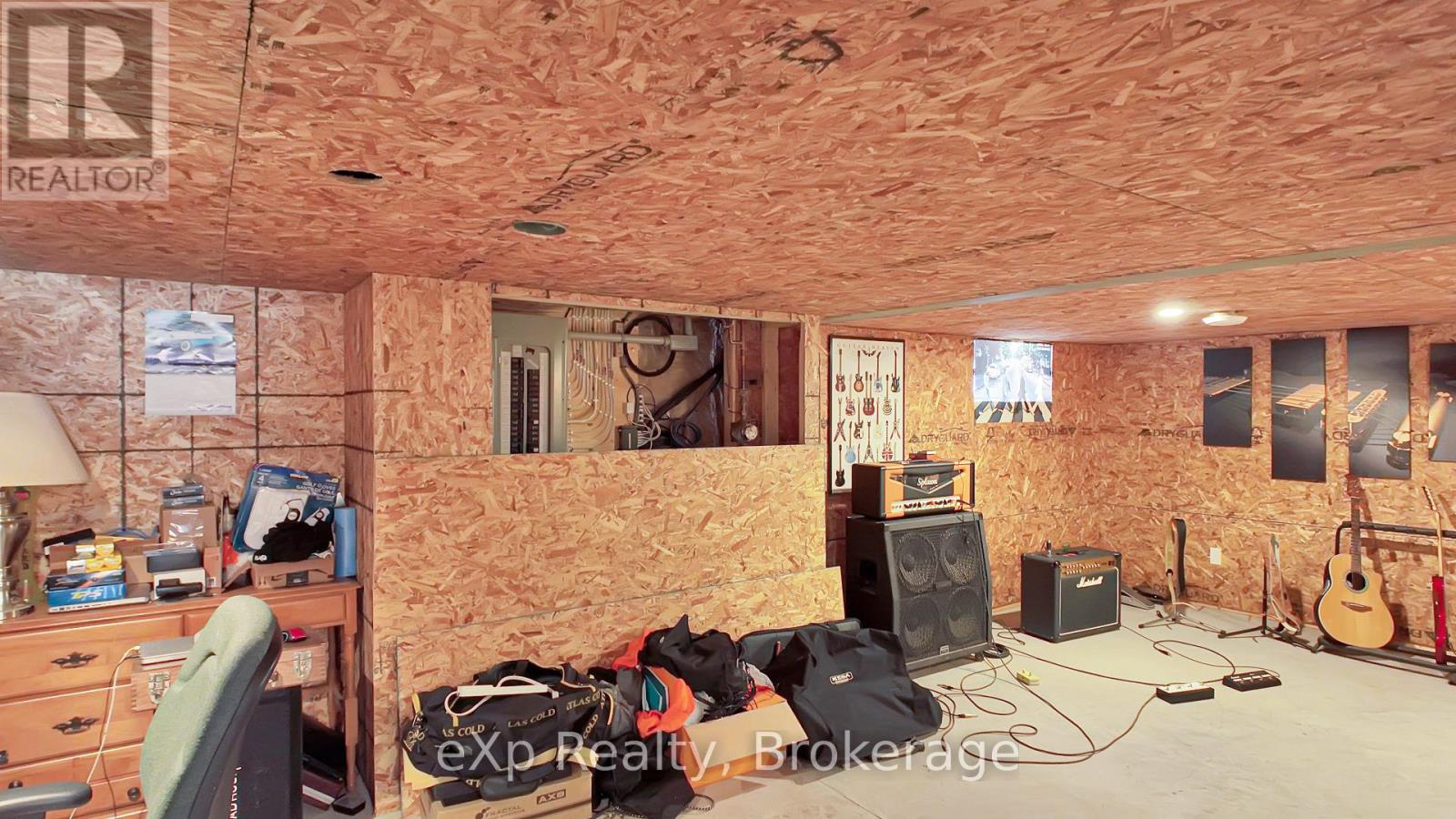 370 6th Avenue, Hanover, Ontario  N4N 2E9 - Photo 30 - X12935752