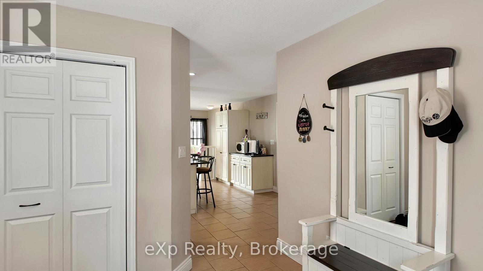 370 6th Avenue, Hanover, Ontario  N4N 2E9 - Photo 5 - X12935752