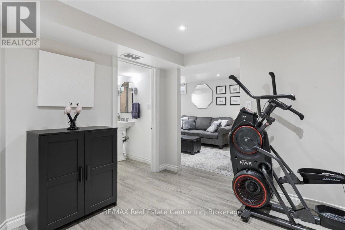 45 Darby Road, Guelph (Willow West/sugarbush/west Acres), Ontario  N1K 1R5 - Photo 31 - X12935798