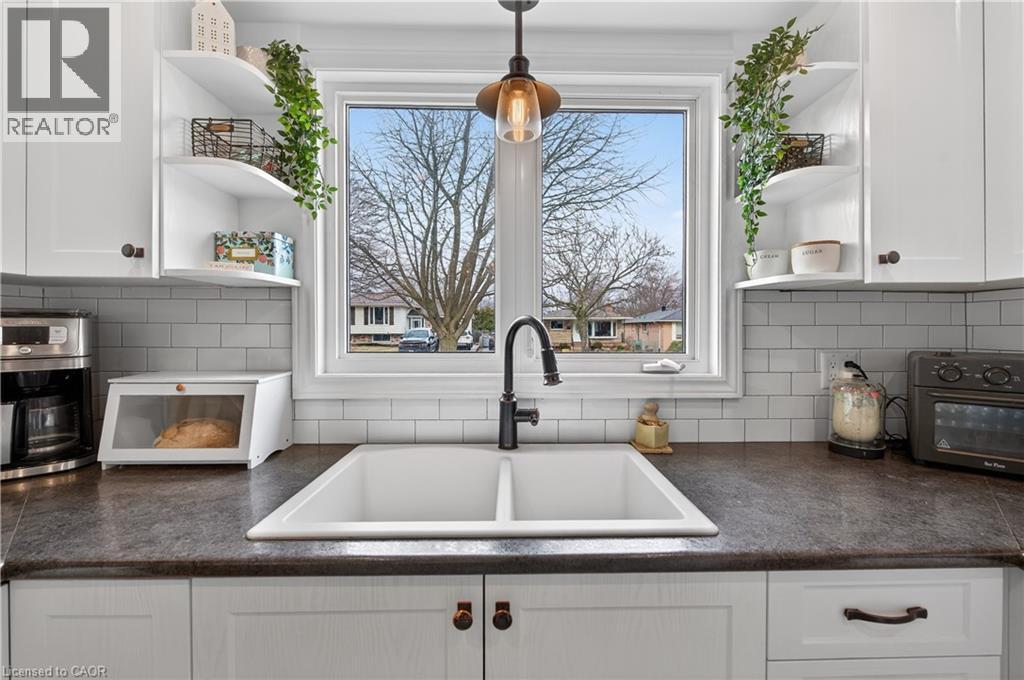 51 Elgar Avenue, Hamilton, Ontario  L9C 4E3 - Photo 10 - 40816142