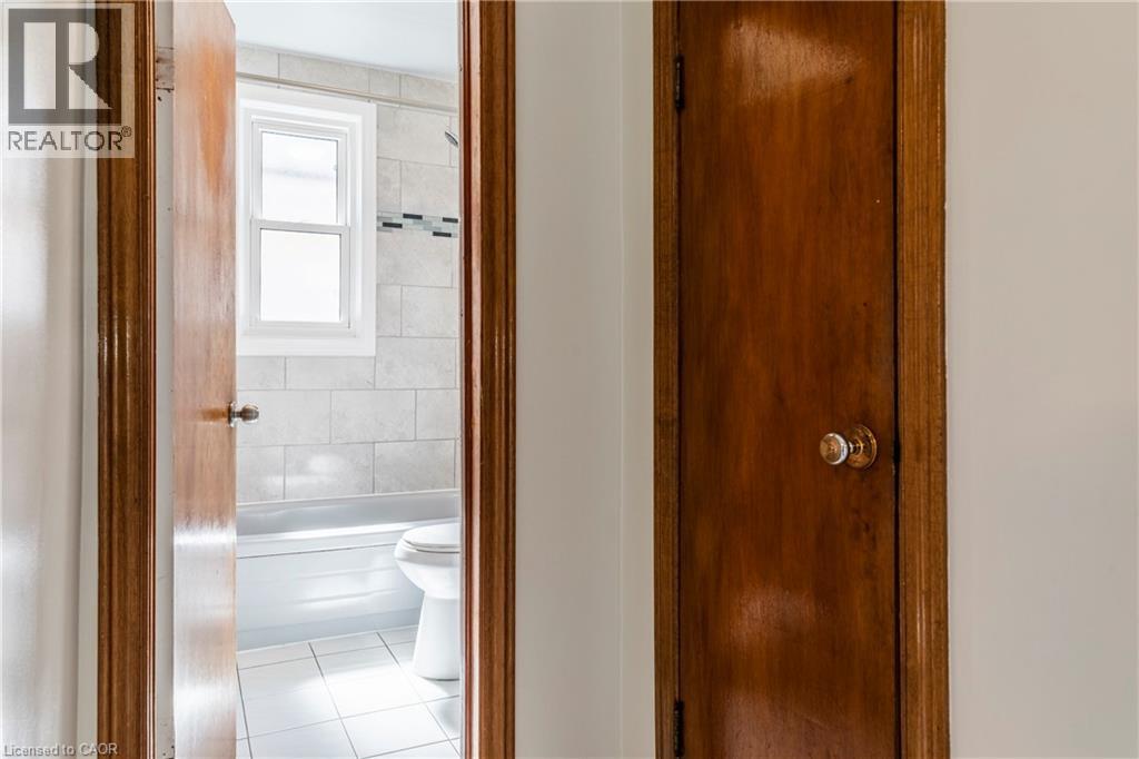 118 Julian Avenue, Hamilton, Ontario  L8H 5R7 - Photo 15 - 40816118