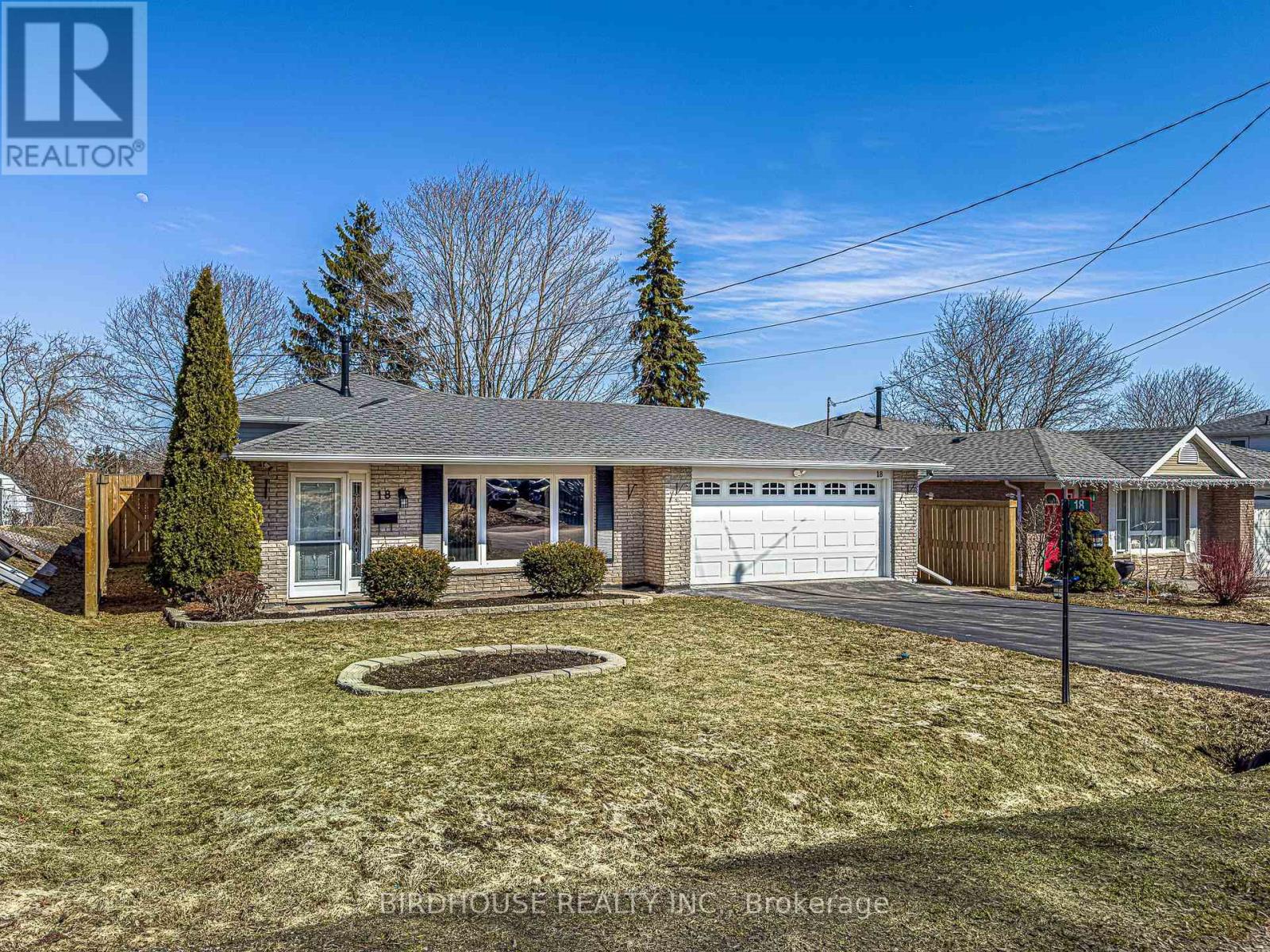 18 Mohawk Drive, Kawartha Lakes, Ontario  K9V 0J6 - Photo 2 - X12935928