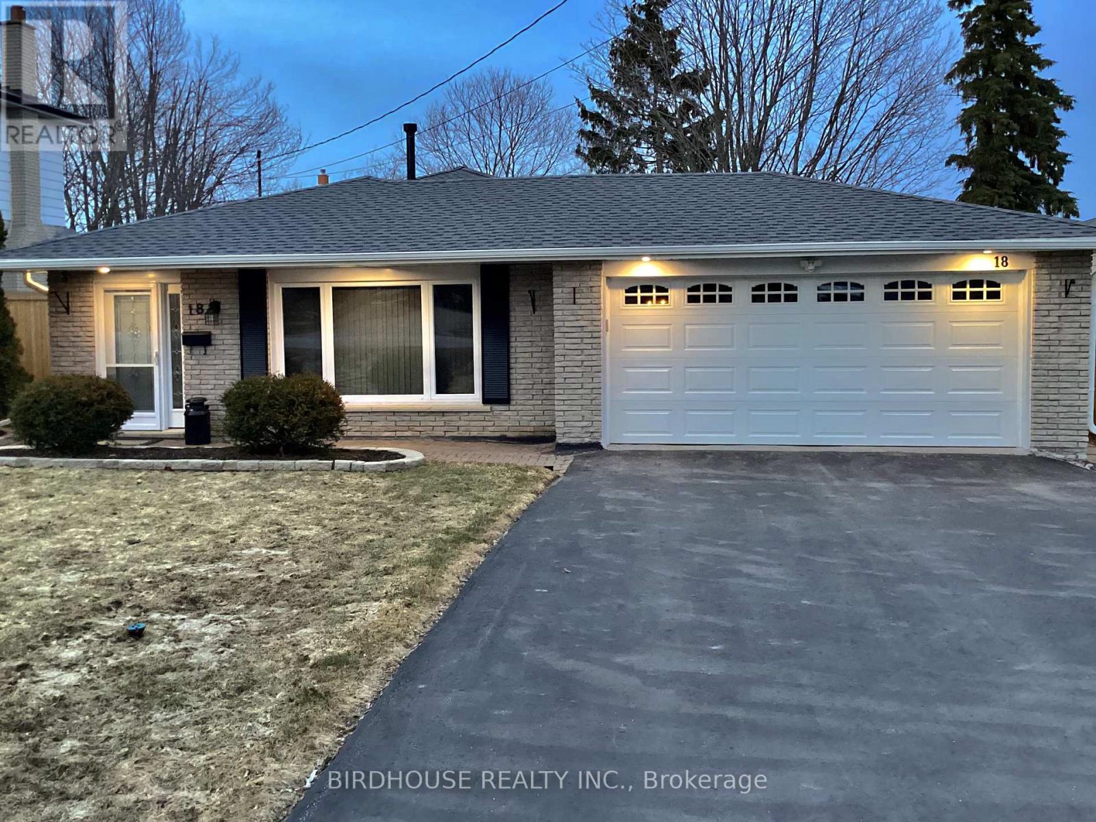 18 Mohawk Drive, Kawartha Lakes, Ontario  K9V 0J6 - Photo 4 - X12935928