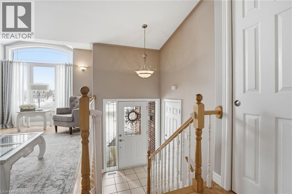 136 Courtney Crescent, Welland, Ontario  L3C 7H8 - Photo 2 - 40805975