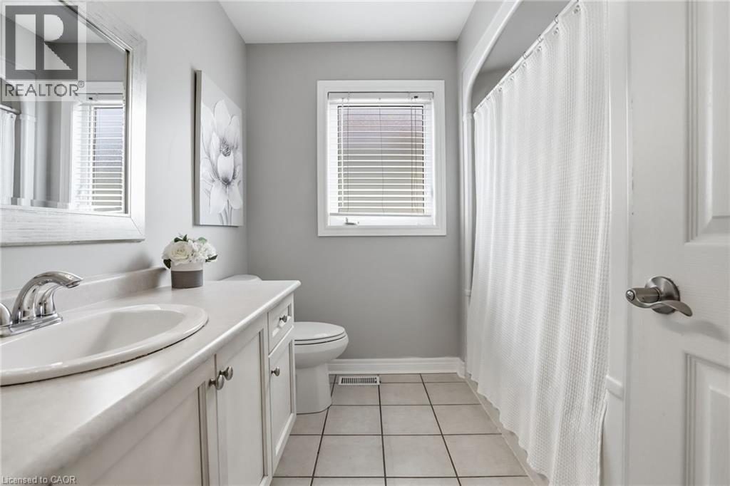 136 Courtney Crescent, Welland, Ontario  L3C 7H8 - Photo 12 - 40805975