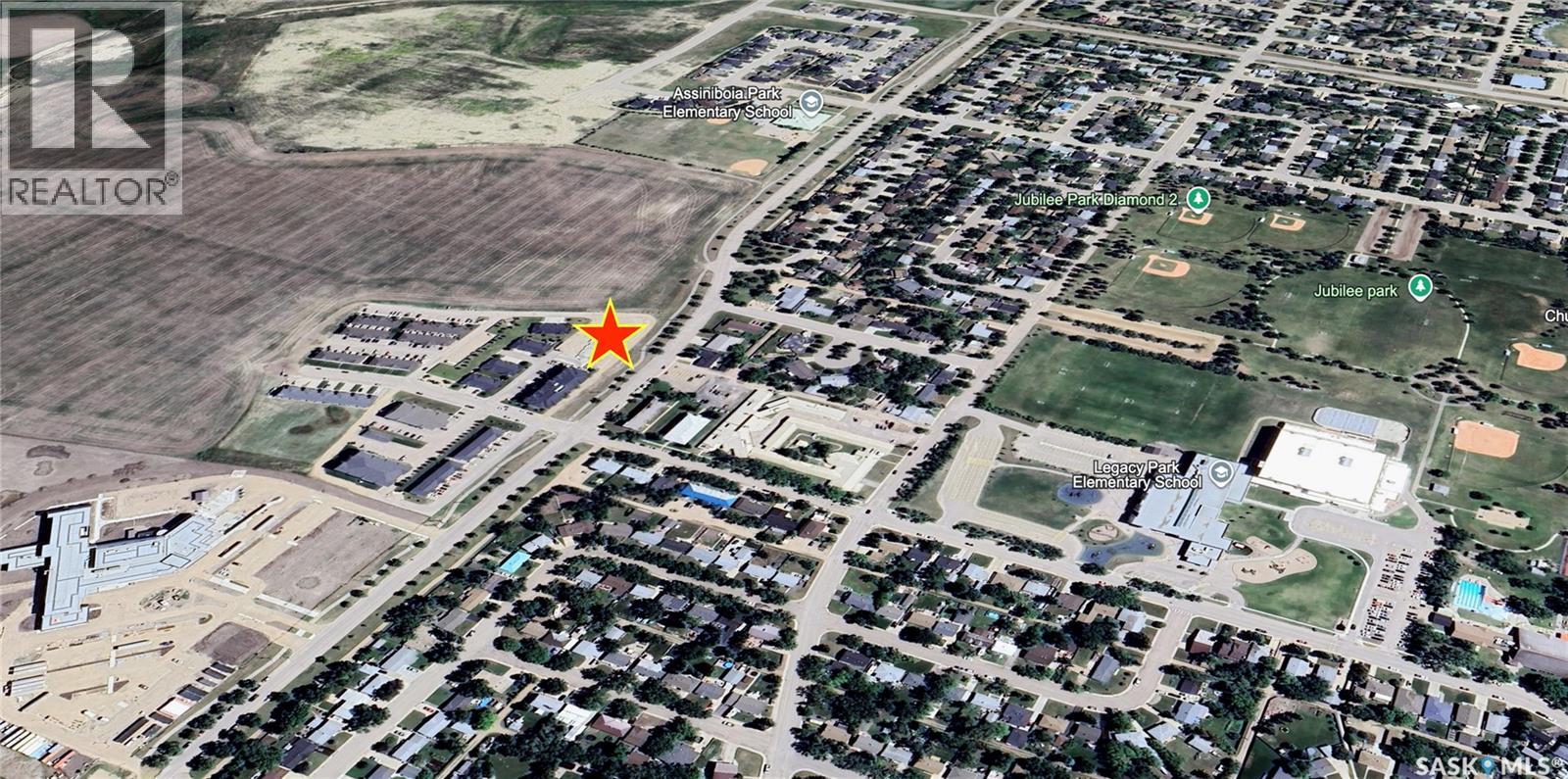 830 5th Street Ne, Weyburn, Saskatchewan  S4H 0Y9 - Photo 2 - SK031566