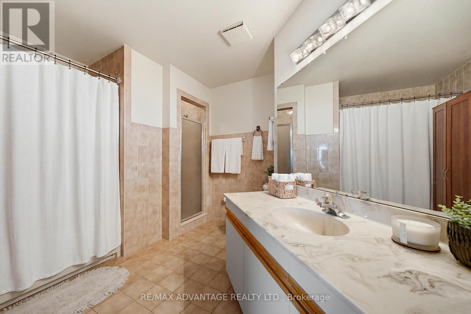 1101 - 19 King Street, London East, Ontario  N6A 5N8 - Photo 21 - X12935956