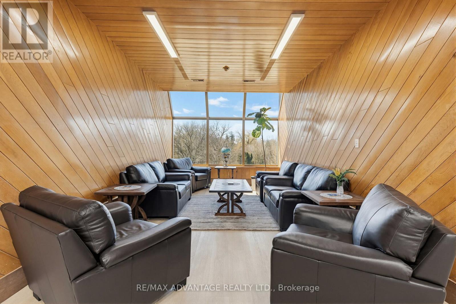 1101 - 19 King Street, London East, Ontario  N6A 5N8 - Photo 32 - X12935956