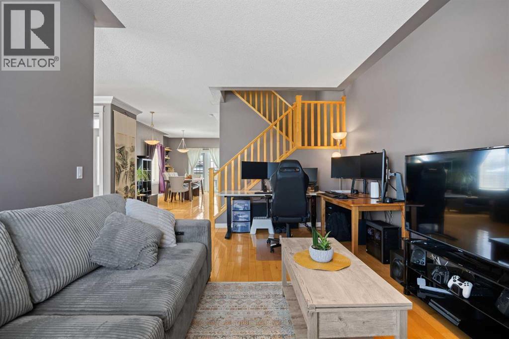 175 Sierra Morena Landing SW, Calgary, Alberta  T3H 4K3 - Photo 4 - A2296628
