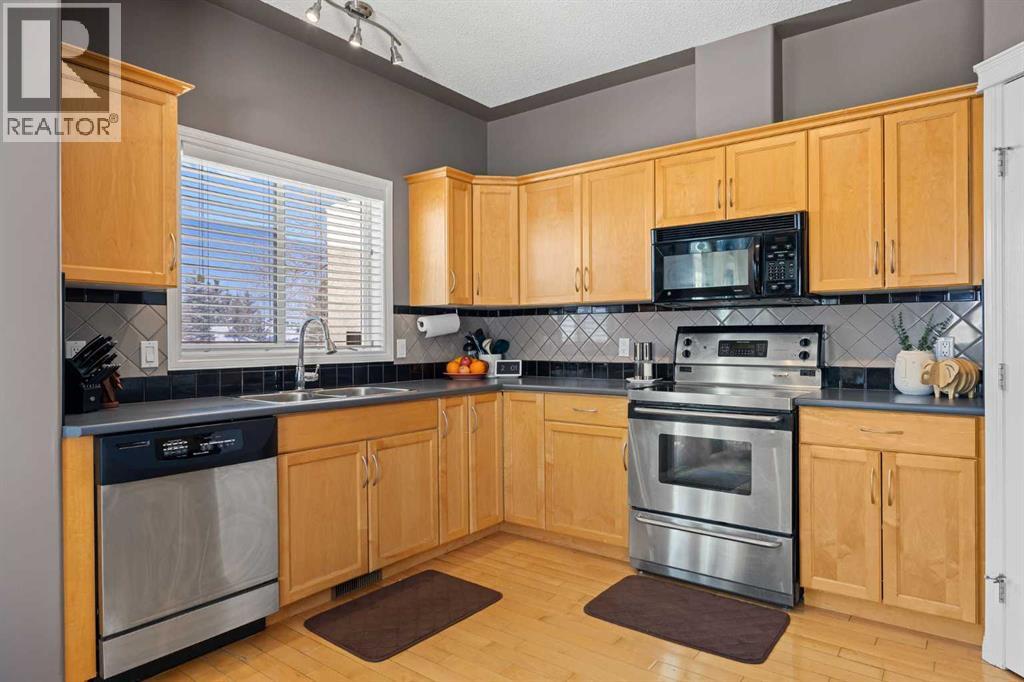 175 Sierra Morena Landing SW, Calgary, Alberta  T3H 4K3 - Photo 17 - A2296628