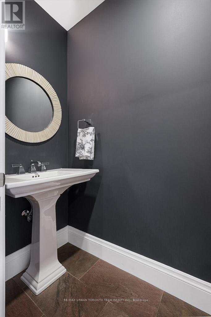 21a Grove Avenue, Toronto, Ontario  M6J 3B5 - Photo 27 - C12935702