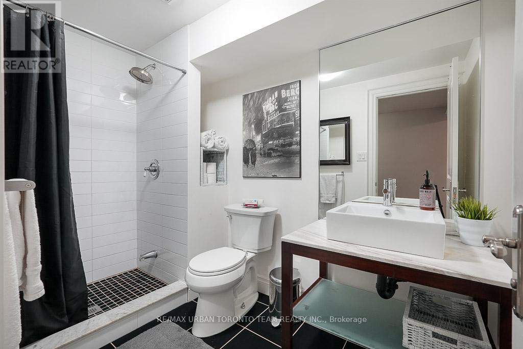 21a Grove Avenue, Toronto, Ontario  M6J 3B5 - Photo 30 - C12935702