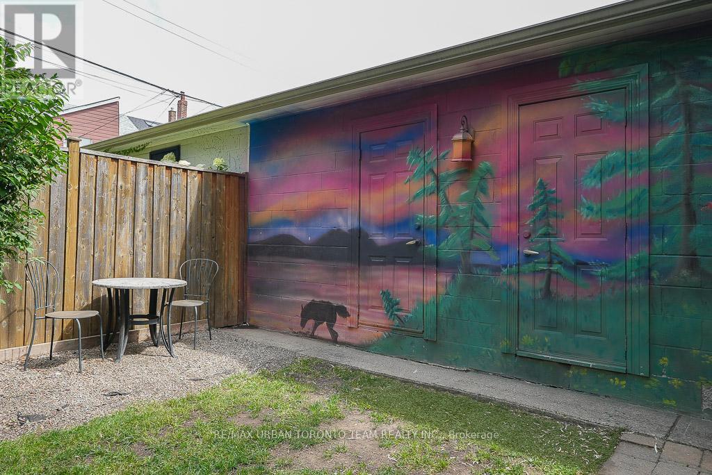 21a Grove Avenue, Toronto, Ontario  M6J 3B5 - Photo 37 - C12935702