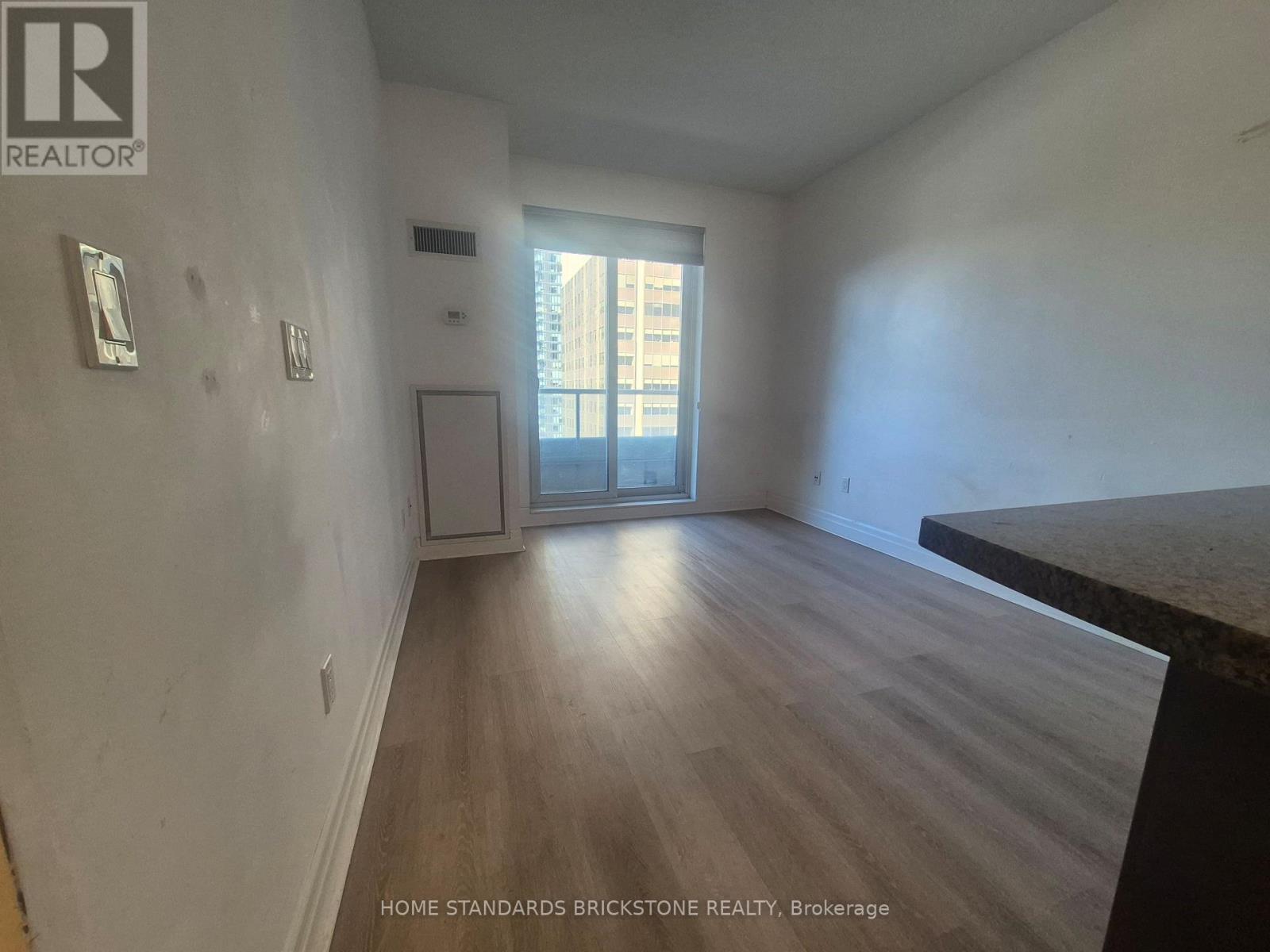 1703 - 35 Balmuto Street, Toronto, Ontario  M4Y 0A3 - Photo 7 - C12935708