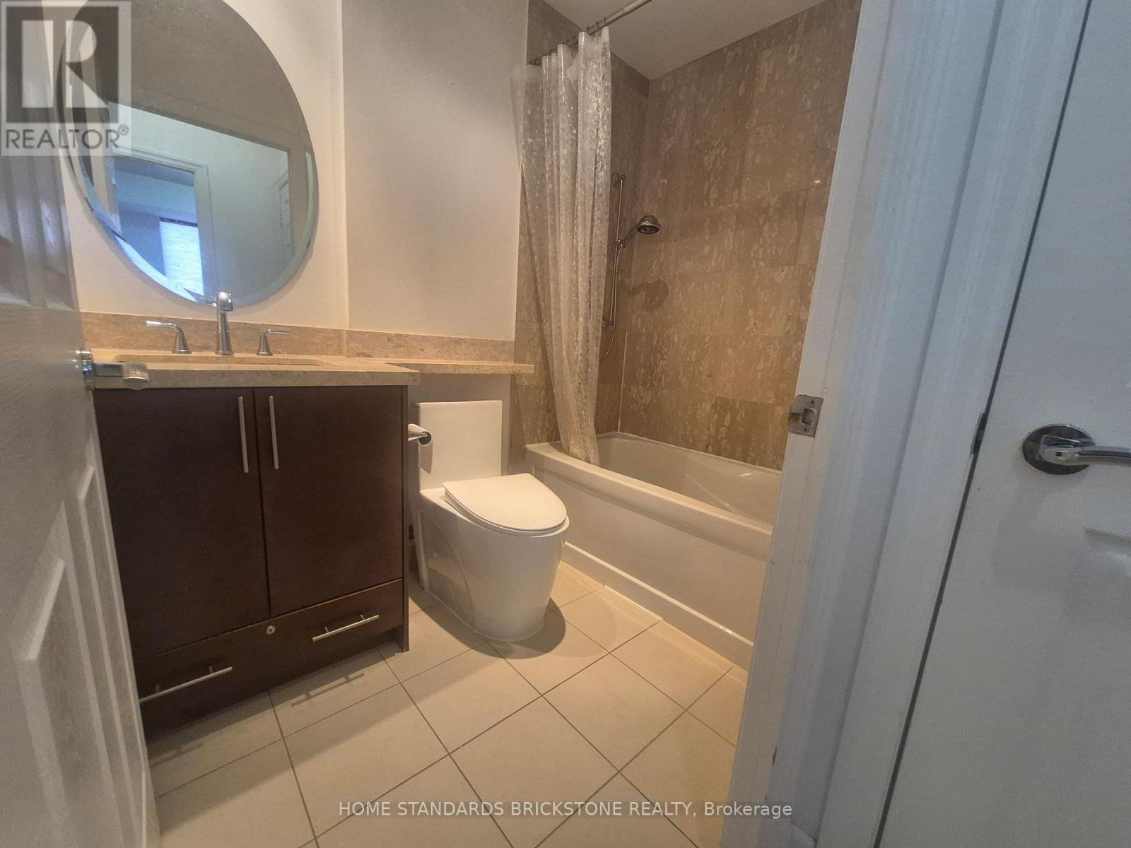 1703 - 35 Balmuto Street, Toronto, Ontario  M4Y 0A3 - Photo 8 - C12935708