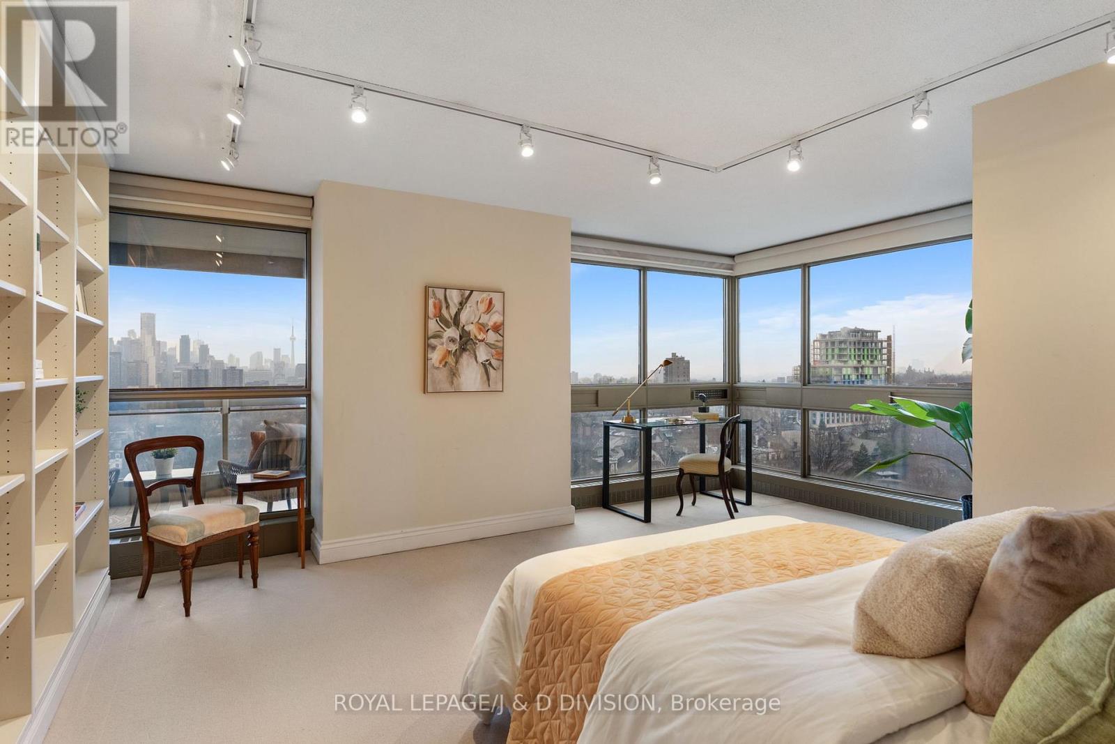 1405 - 63 St Clair Avenue W, Toronto, Ontario  M4V 2Y9 - Photo 20 - C12935742