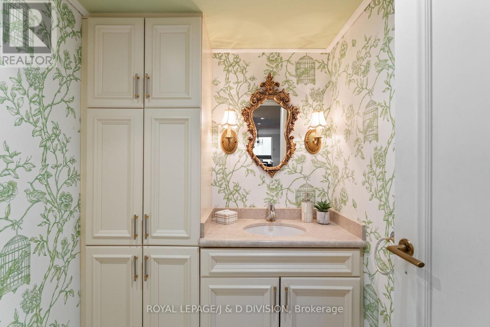 1405 - 63 St Clair Avenue W, Toronto, Ontario  M4V 2Y9 - Photo 24 - C12935742