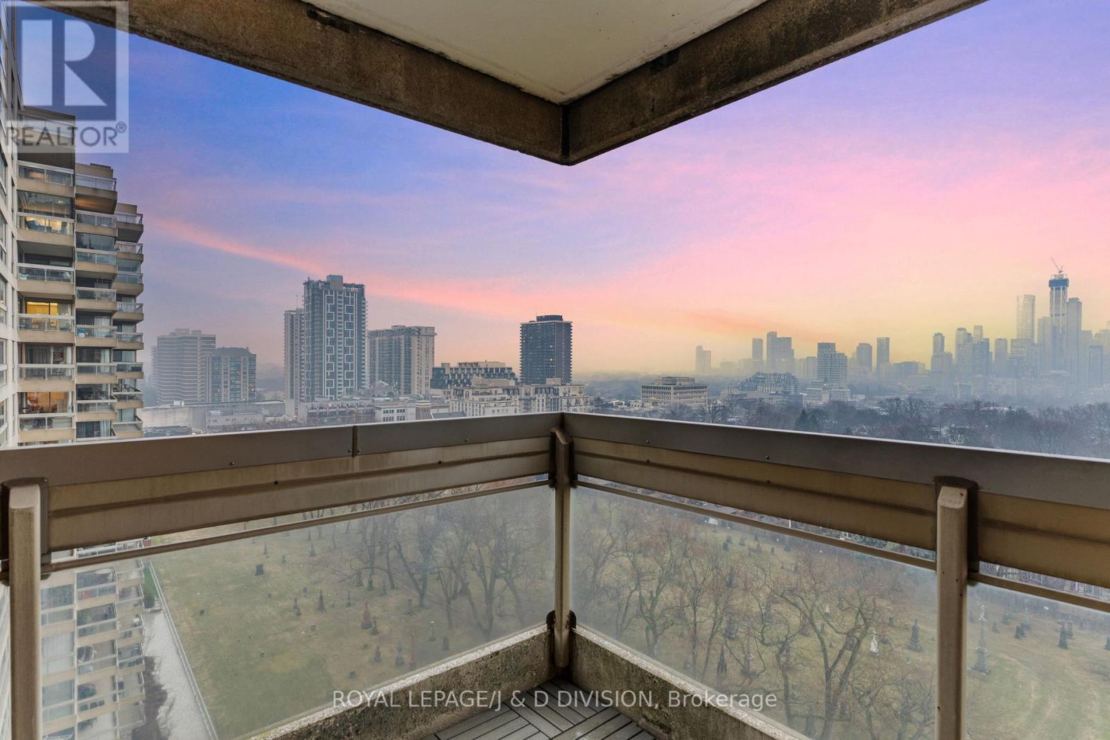 1405 - 63 St Clair Avenue W, Toronto, Ontario  M4V 2Y9 - Photo 31 - C12935742