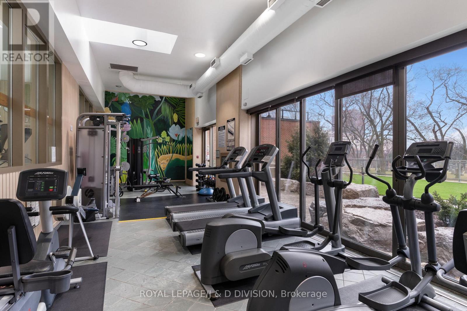 1405 - 63 St Clair Avenue W, Toronto, Ontario  M4V 2Y9 - Photo 36 - C12935742