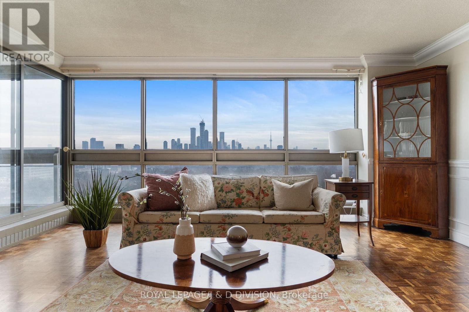 1405 - 63 St Clair Avenue W, Toronto, Ontario  M4V 2Y9 - Photo 4 - C12935742