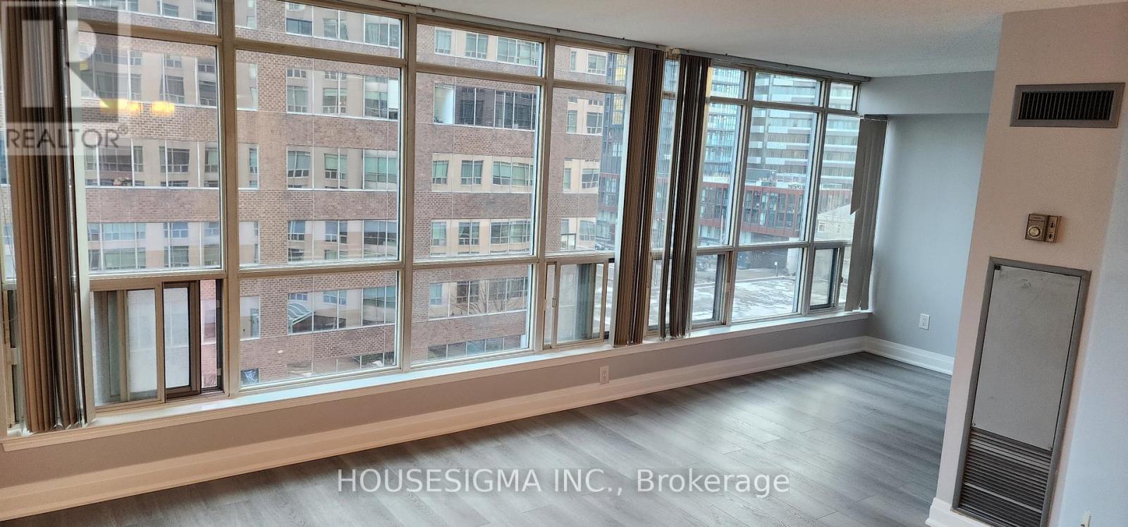 703 - 942 Yonge Street, Toronto, Ontario  M4W 3S8 - Photo 4 - C12935854