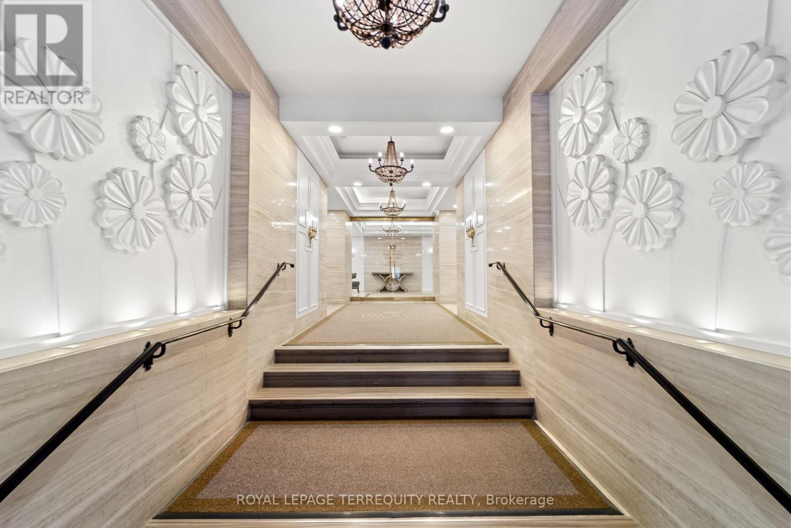 332 - 22 Leader Lane, Toronto, Ontario  M5E 0B2 - Photo 2 - C12935950