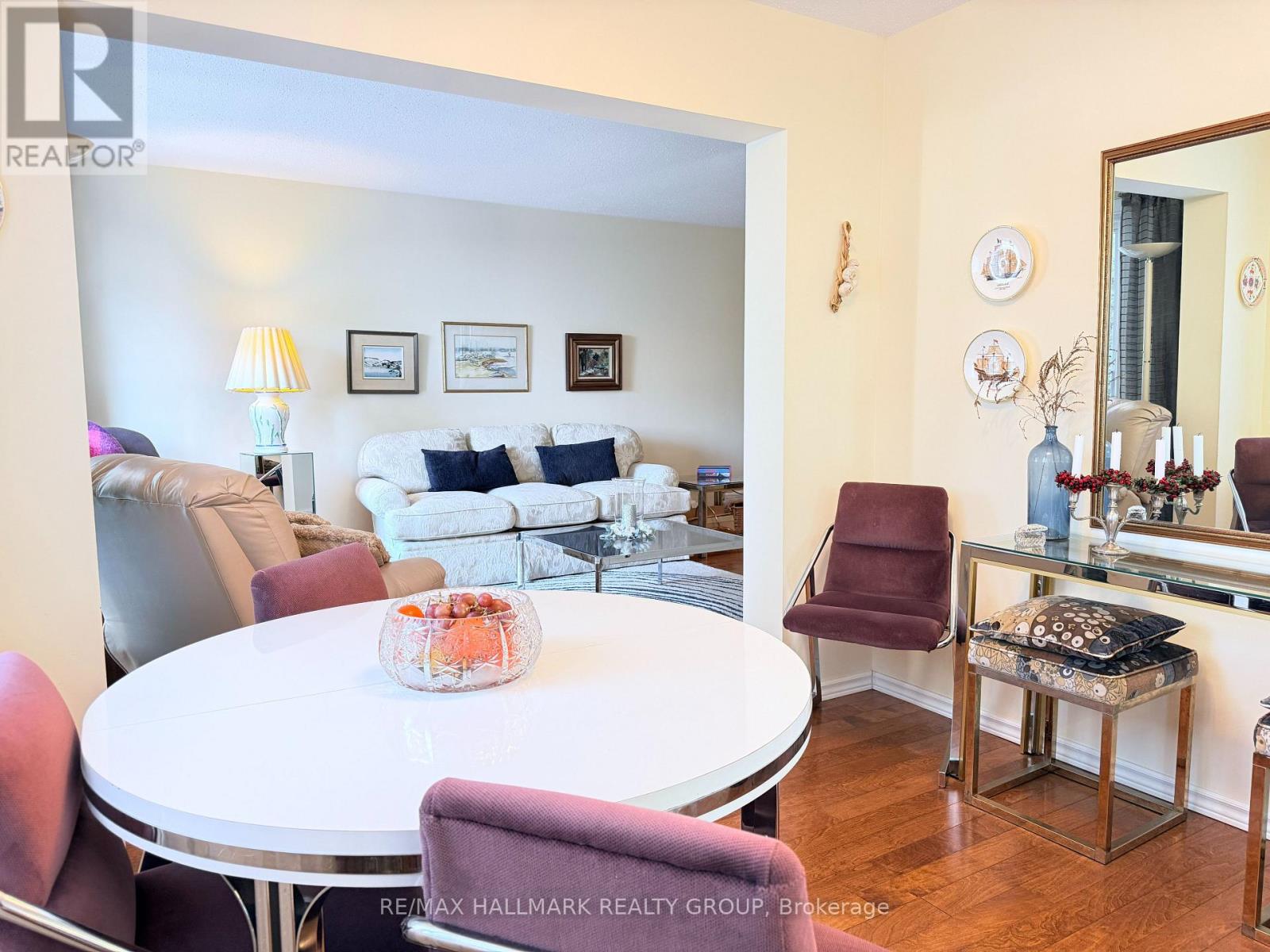 8 - 837 Eastvale Drive, Ottawa, Ontario  K1J 7T5 - Photo 7 - X12935698