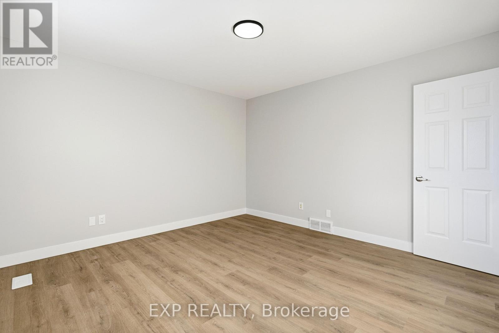 2158 Fillmore Crescent, Ottawa, Ontario  K1J 6A4 - Photo 20 - X12935712