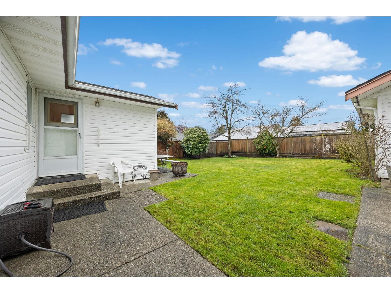 11060 Wren Crescent, Surrey, British Columbia  V3R 5A2 - Photo 7 - R3104669