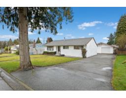 <div class="price">$1,029,000</div> 11060 Wren Crescent, Surrey<br><div style="margin-bottom:8px;"><small>Stonehaus Realty Corp.</small></div><div class='bed_bath'>4 Bed | 1 Bath</div>