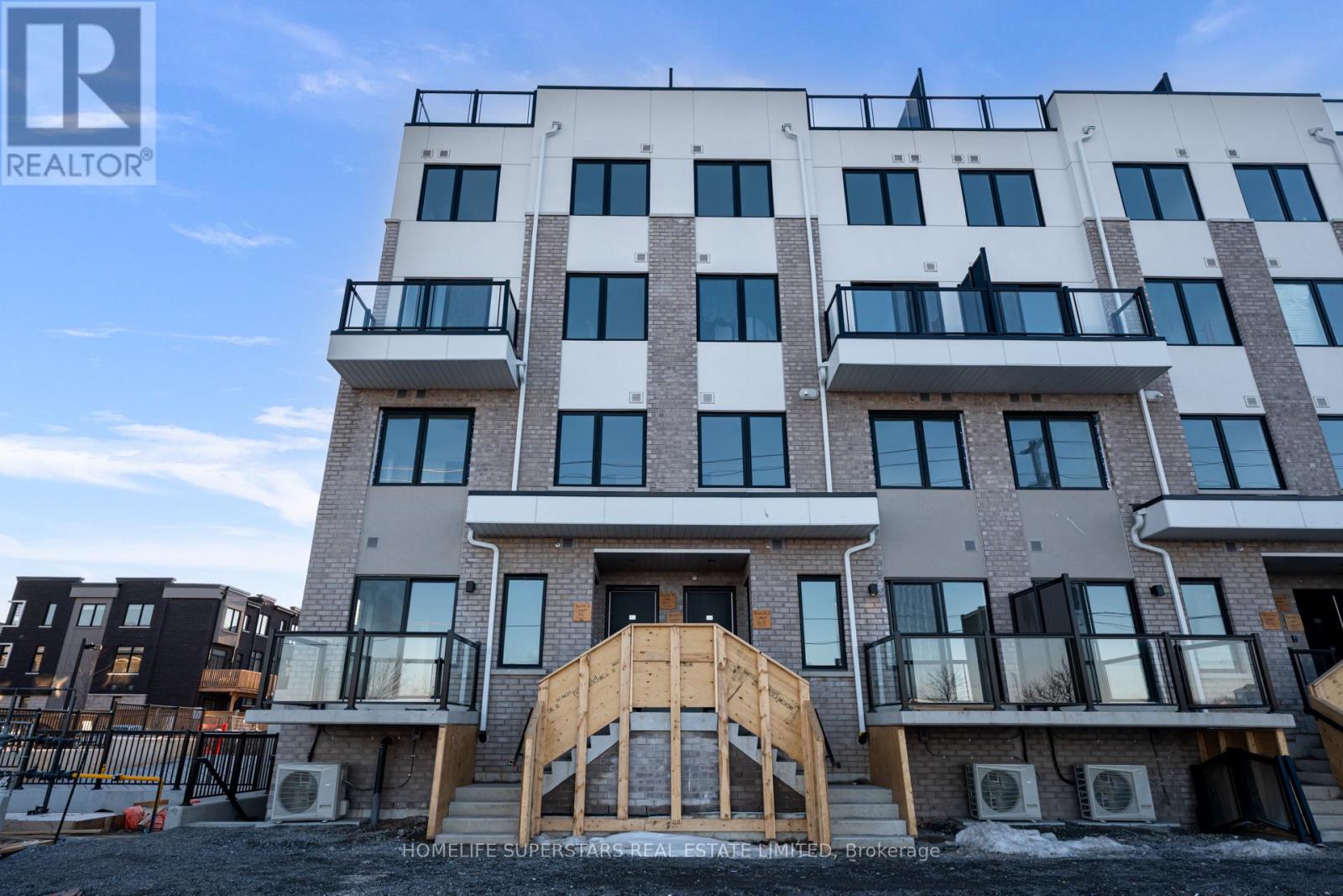 313 - 1695 DERSAN STREET, Pickering, Ontario