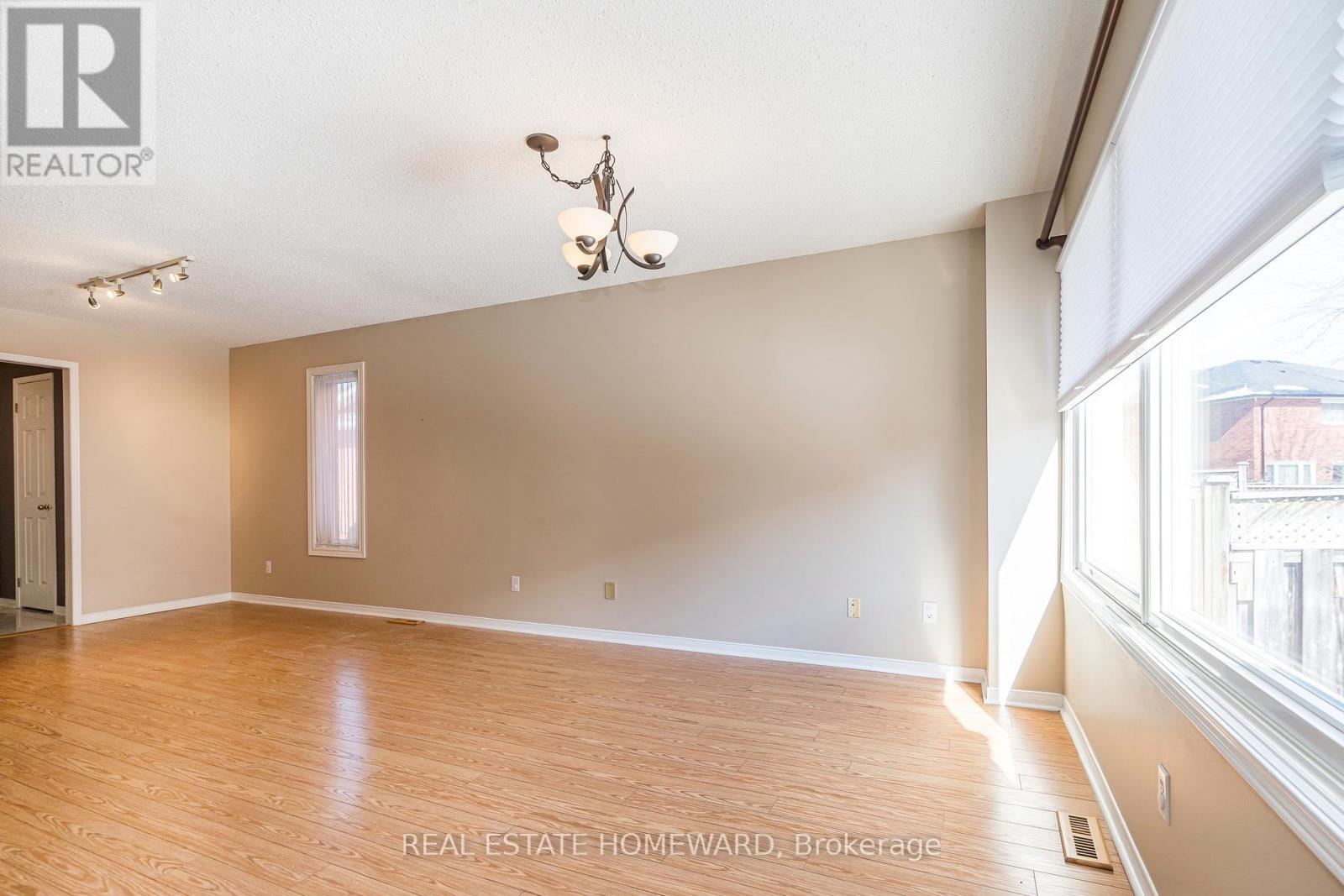 1941 Pine Grove Avenue, Pickering, Ontario  L1V 6R4 - Photo 11 - E12935914