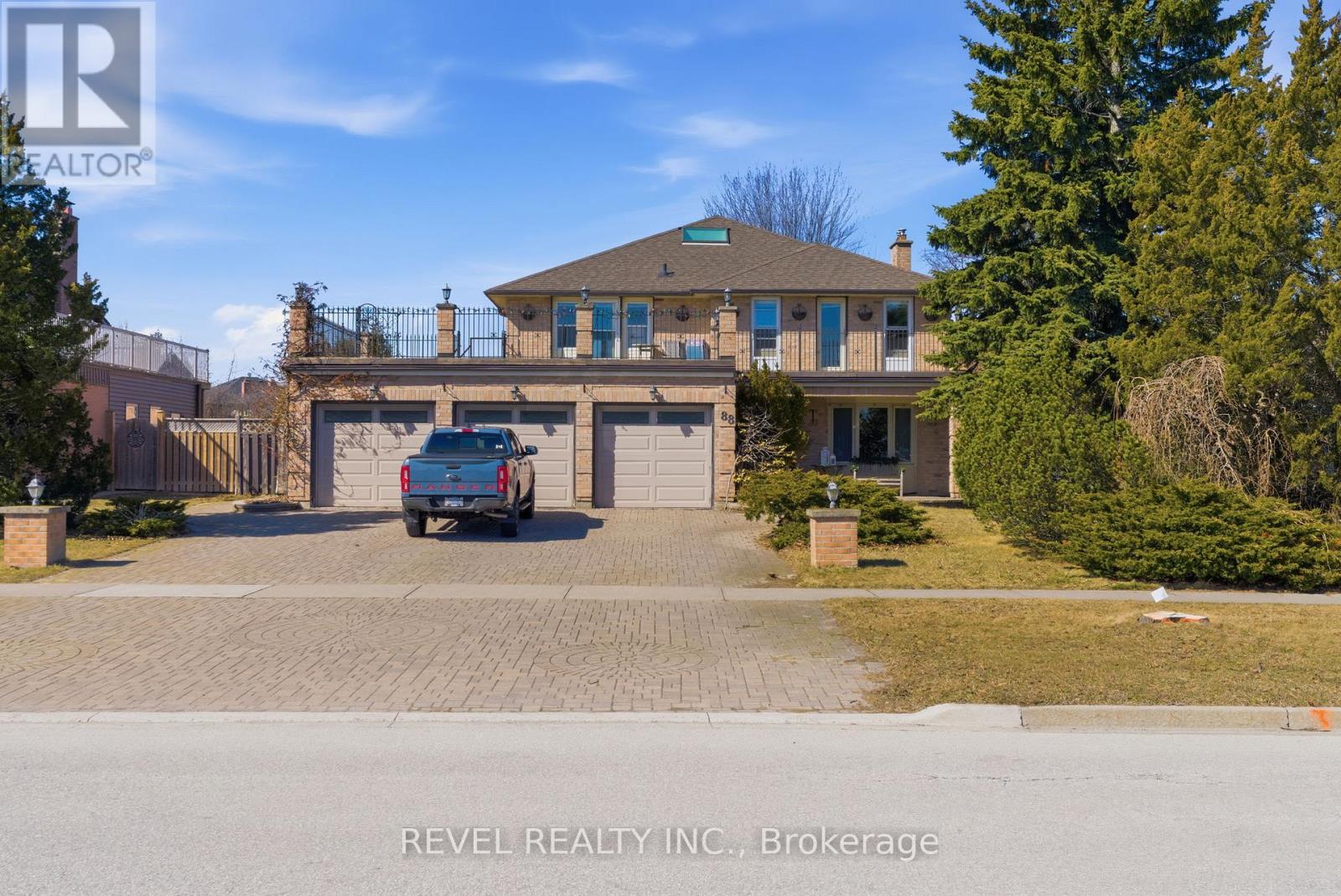88 LAKE DRIVEWAY W, Ajax, Ontario