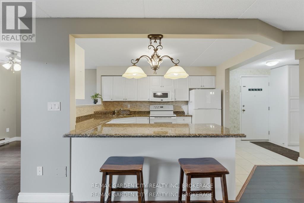 230 - 4658 Drummond Road, Niagara Falls, Ontario  L2E 7E1 - Photo 5 - X12935844