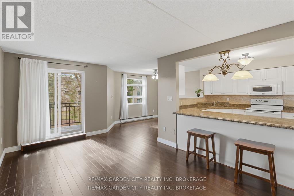 230 - 4658 Drummond Road, Niagara Falls, Ontario  L2E 7E1 - Photo 7 - X12935844