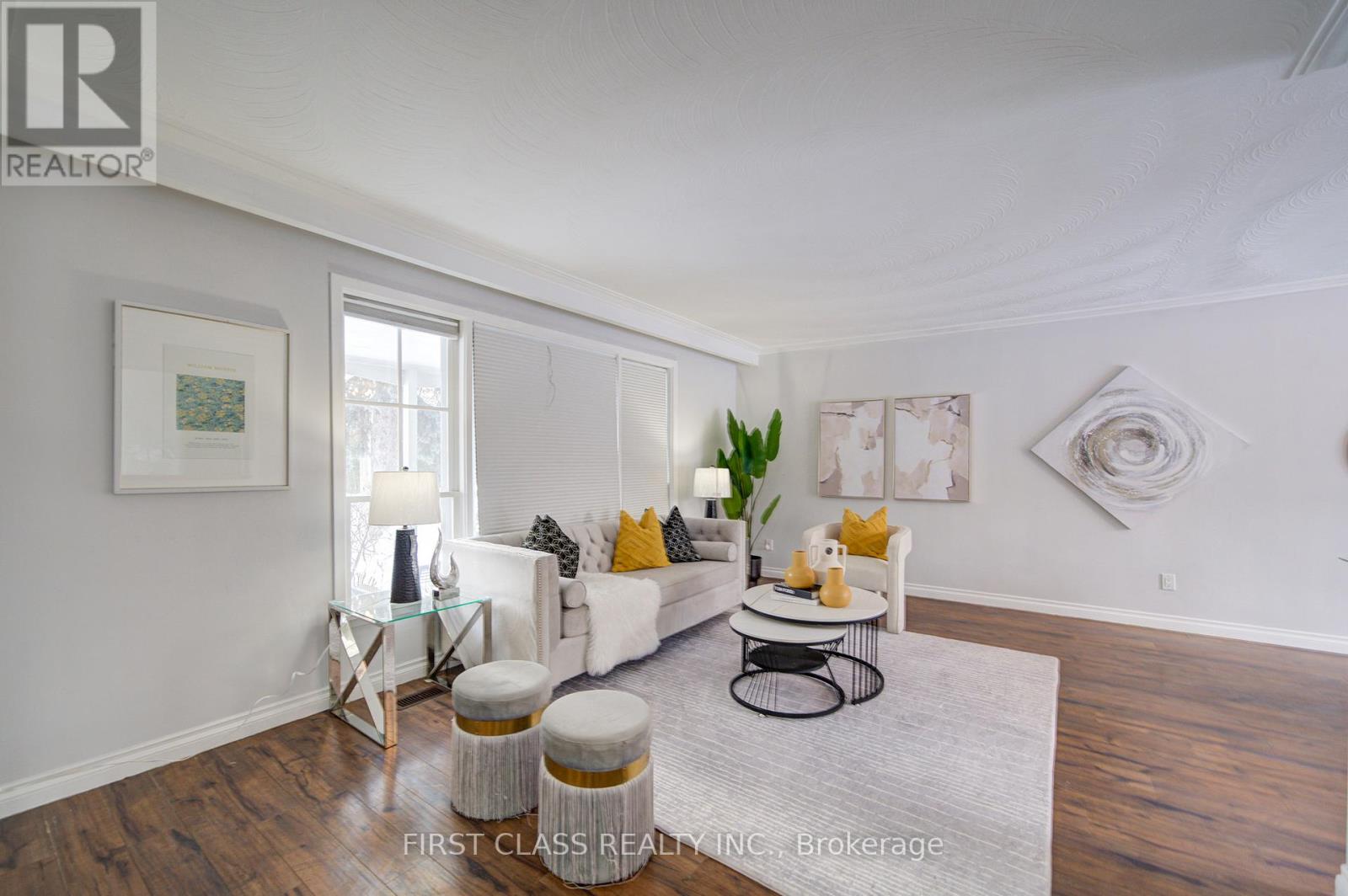 126 Sherwood Forest Drive, Markham, Ontario  L3P 1R1 - Photo 2 - N12935736