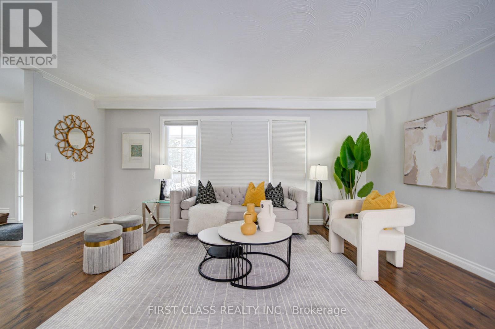 126 Sherwood Forest Drive, Markham, Ontario  L3P 1R1 - Photo 4 - N12935736