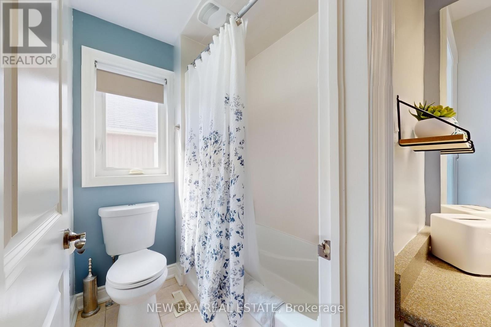 1031 Lake Drive N, Georgina, Ontario  L4P 3E9 - Photo 30 - N12935746