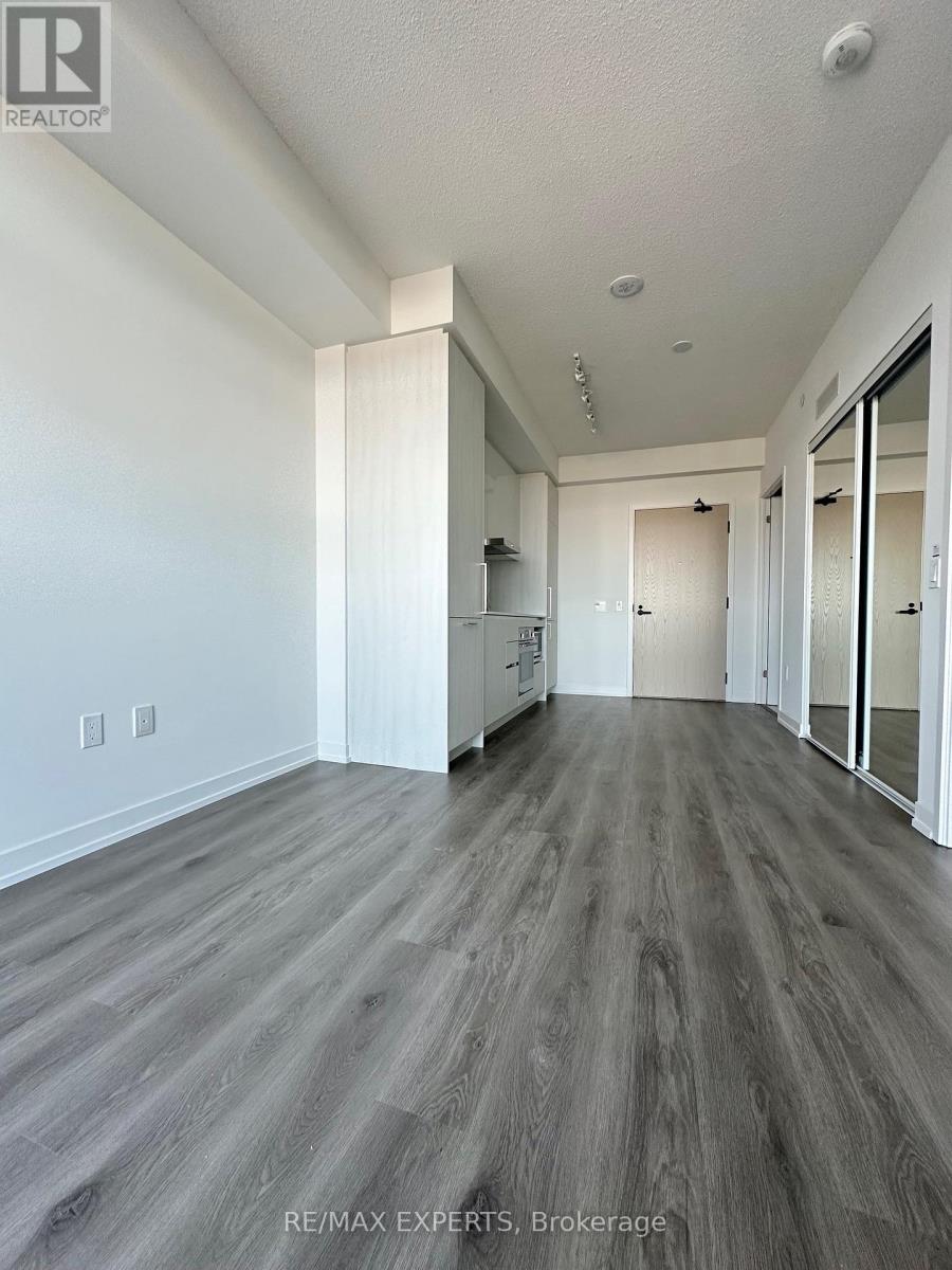 1010 - 225 Commerce Street, Vaughan, Ontario  L4K 5Z7 - Photo 5 - N12935824