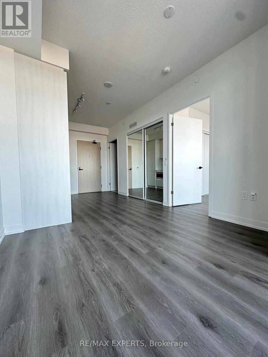 1010 - 225 Commerce Street, Vaughan, Ontario  L4K 5Z7 - Photo 6 - N12935824