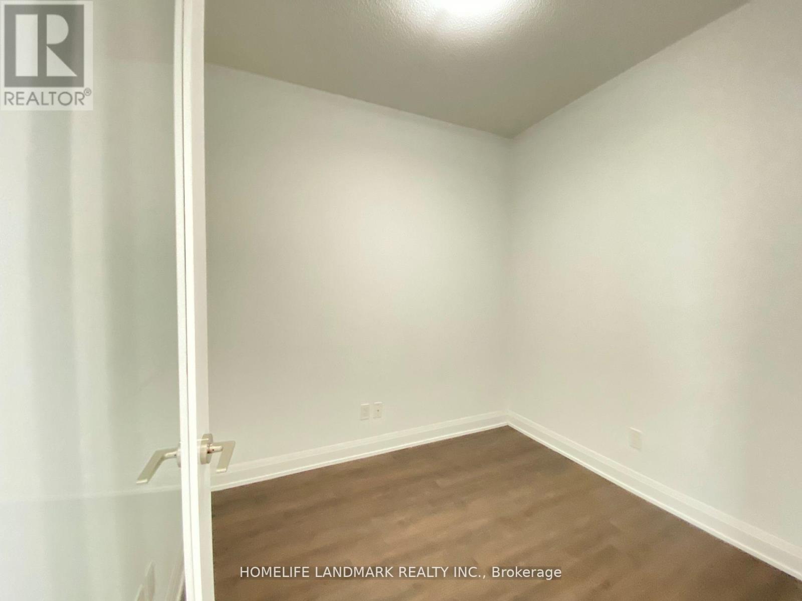 811 - 15 Water Walk Drive, Markham, Ontario  L6G 0G2 - Photo 10 - N12935848