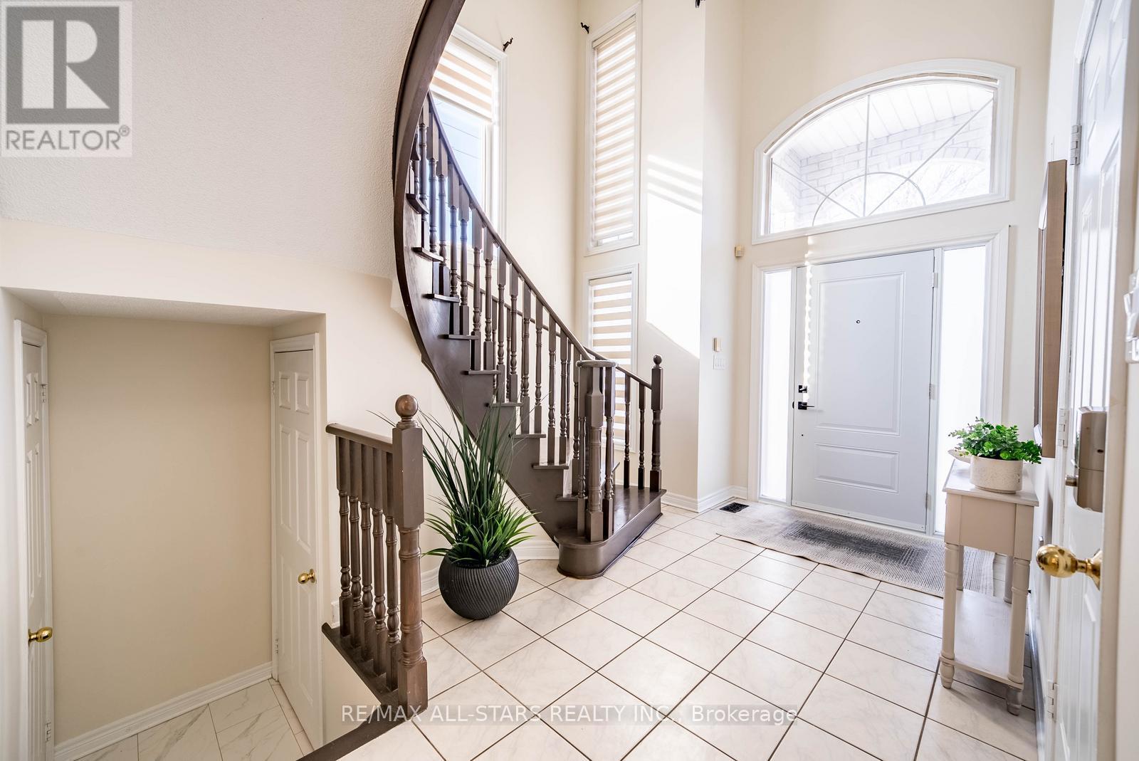 2241 Old Rutherford Road, Vaughan, Ontario  L6A 1Z7 - Photo 10 - N12935858