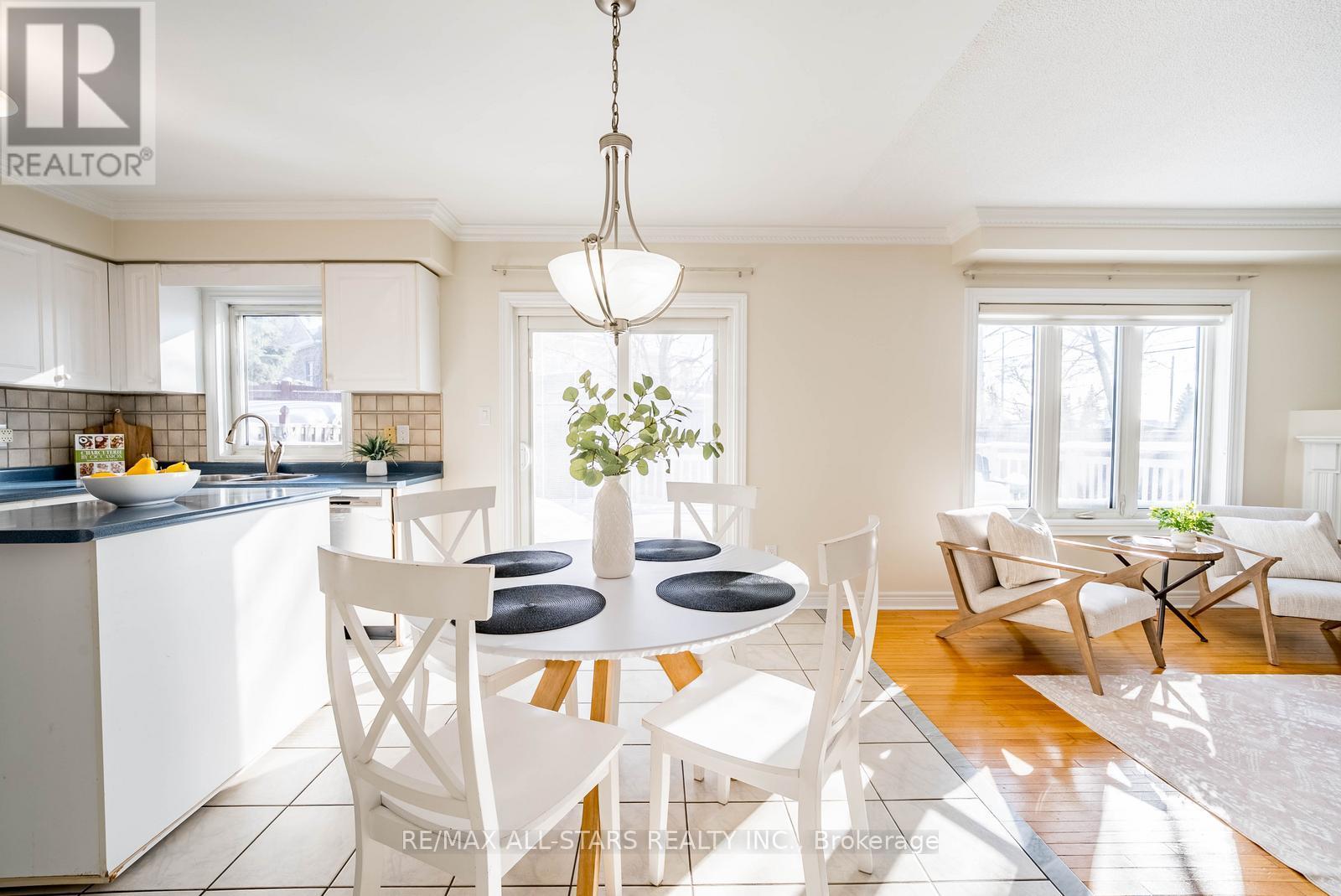 2241 Old Rutherford Road, Vaughan, Ontario  L6A 1Z7 - Photo 22 - N12935858