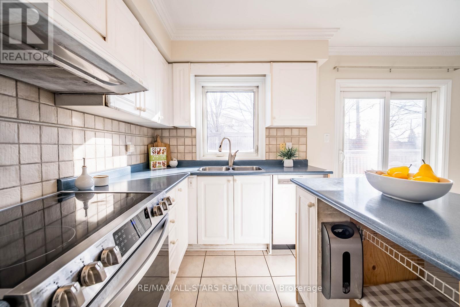 2241 Old Rutherford Road, Vaughan, Ontario  L6A 1Z7 - Photo 25 - N12935858