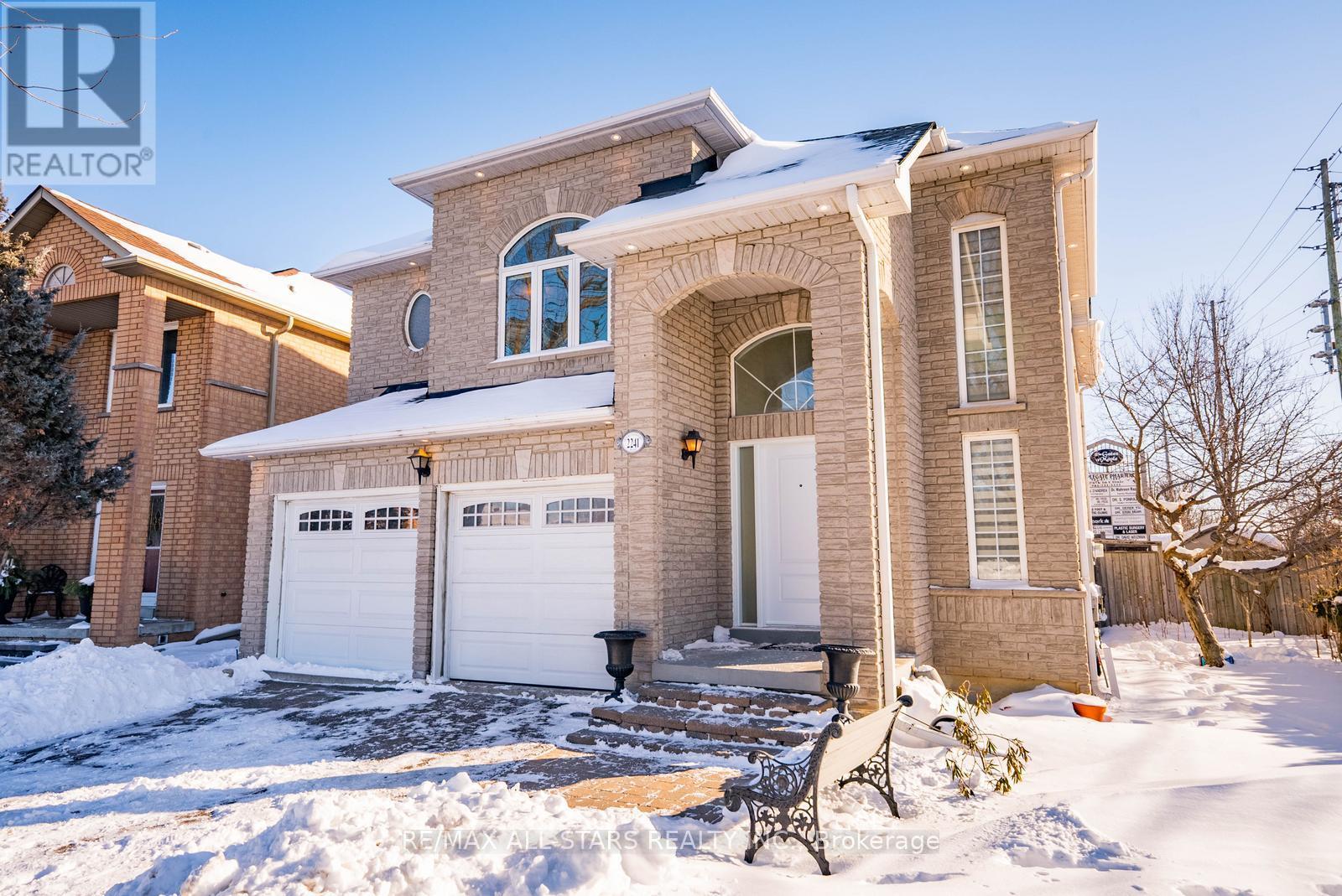 2241 Old Rutherford Road, Vaughan, Ontario  L6A 1Z7 - Photo 3 - N12935858