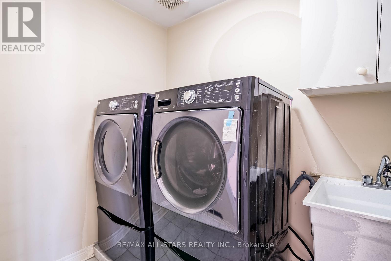 2241 Old Rutherford Road, Vaughan, Ontario  L6A 1Z7 - Photo 39 - N12935858