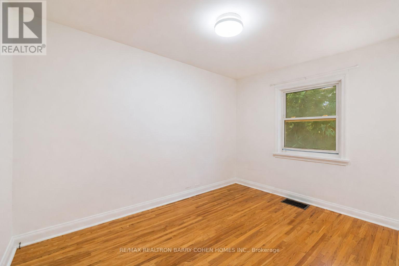 88 Steeles Avenue E, Markham, Ontario  L3T 1A3 - Photo 4 - N12935908