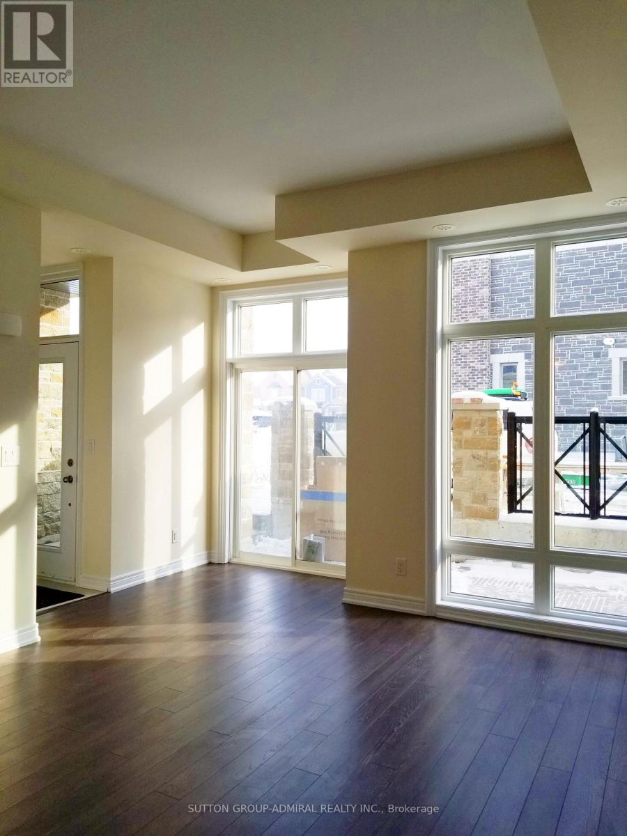 501 - 30 Dunsheath Way, Markham, Ontario  L6B 0A1 - Photo 2 - N12935944